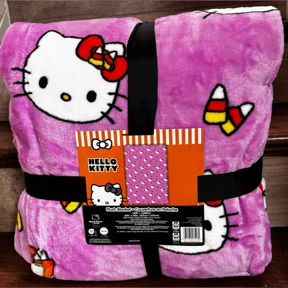 Cute 🥰 Hello Kitty Plush Blanket Twin Size 60inx90in - NEW
